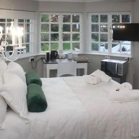 La Belle Guest House ブルームフォンテーン エクステリア 写真