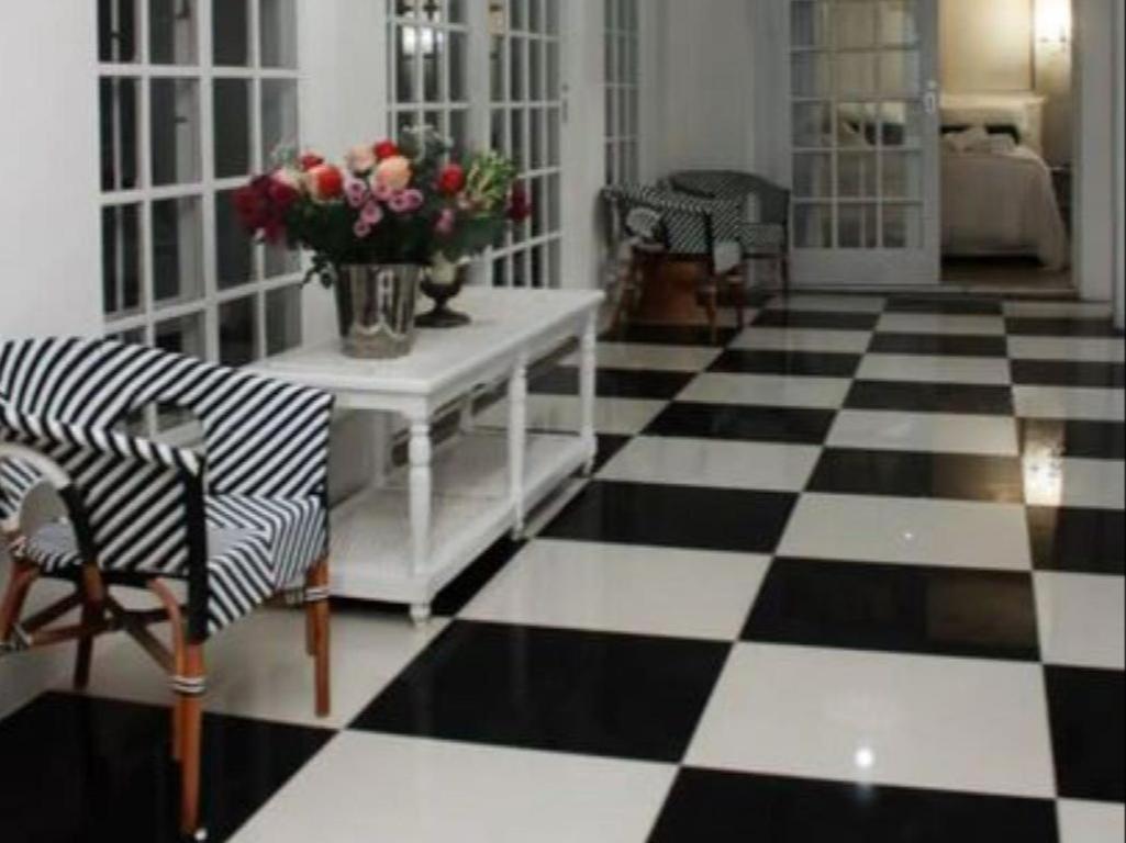 La Belle Guest House ブルームフォンテーン エクステリア 写真